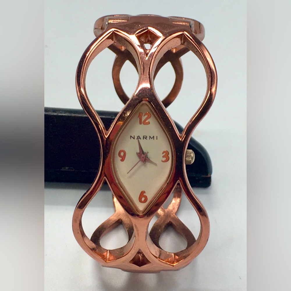Unique VTG Narmi Rose Gold/Copper Shabby Boho Quartz Bracelet Watch. One Size